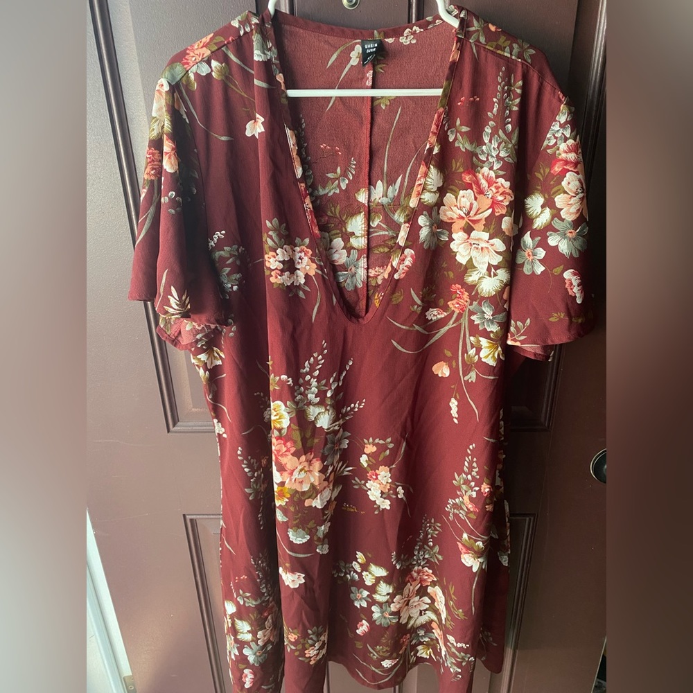 Plus 4x above the knee v neck flora dress shein